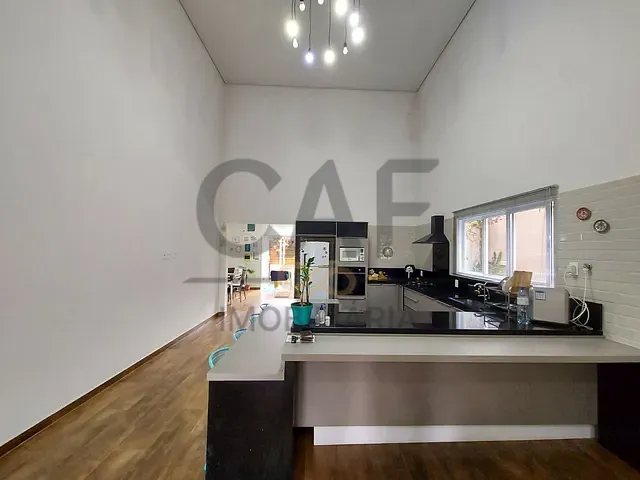 Casa com 270m² 3 quartos e 4 banheiros, à venda, no bairro Vila Jorge Zambon em Jaguariúna