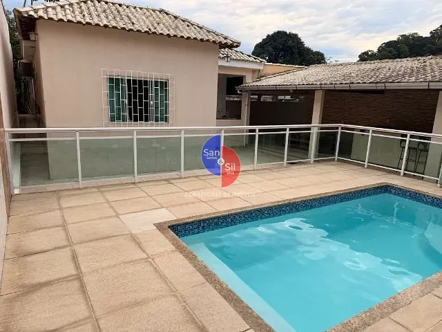 Casa 3 quartos e 2 banheiros, à venda, no bairro Praia do Imperador (Praia de Mauá) em Magé