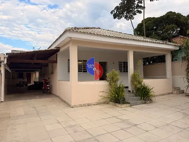 Casa 3 quartos e 2 banheiros, à venda, no bairro Praia do Imperador (Praia de Mauá) em Magé