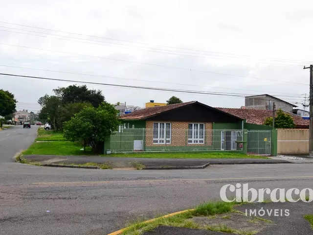 Casa com 384m², à venda, no bairro Cajuru em Curitiba