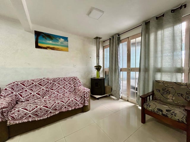 Casa com 120m² 2 quartos e 2 banheiros, à venda, no bairro Areal em Pelotas