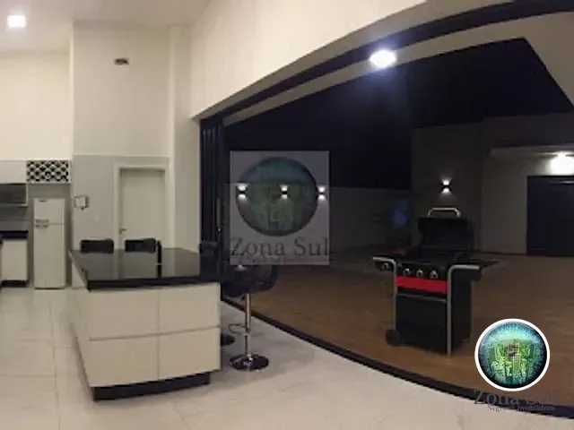 Casa com 298m² 4 quartos e 6 banheiros, à venda, no bairro Alphaville em Votorantim
