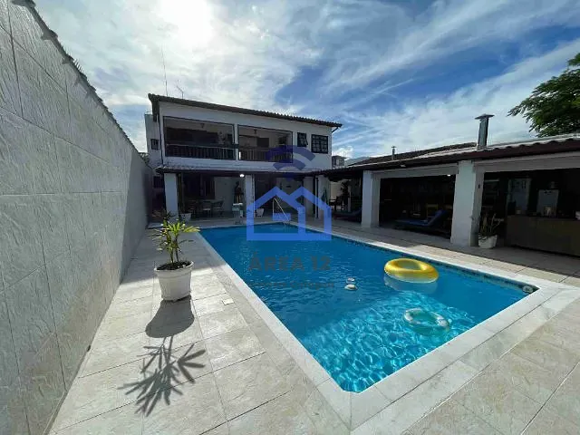 Casa com 403m² 5 quartos e 3 banheiros, à venda, no bairro Jardim Primavera em Caraguatatuba