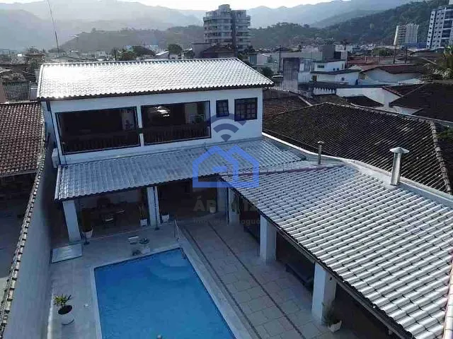 Casa com 403m² 5 quartos e 3 banheiros, à venda, no bairro Jardim Primavera em Caraguatatuba