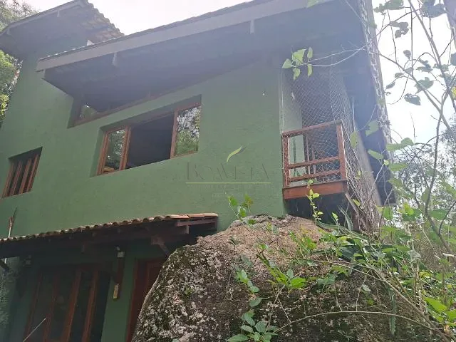 Casa com 32110m² 4 quartos e 3 banheiros, para alugar, no bairro Jardim dos Cambaras em Atibaia