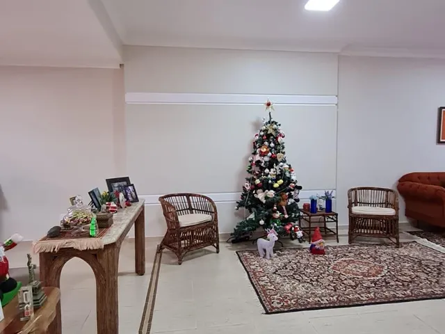 Casa com 340m² 4 quartos e 6 banheiros, à venda, no bairro Aurora em Londrina