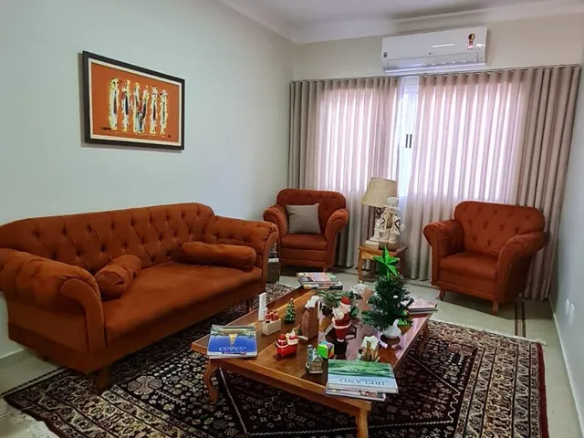 Casa com 340m² 4 quartos e 6 banheiros, à venda, no bairro Aurora em Londrina