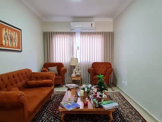 Casa com 340m² 4 quartos e 6 banheiros, à venda, no bairro Aurora em Londrina