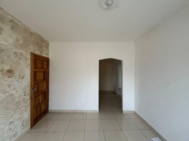Casa com 250m² 3 quartos e 1 banheiro, para alugar, no bairro Jardim Lisa em Campinas