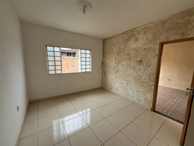 Casa com 250m² 3 quartos e 1 banheiro, para alugar, no bairro Jardim Lisa em Campinas