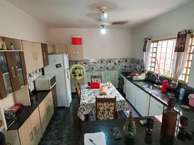 Casa 2 quartos e 2 banheiros, à venda, no bairro Monte Carlo em Londrina