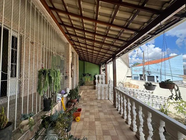 Casa com 336m² 4 quartos e 3 banheiros, à venda, no bairro Jardim São José em Belo Horizonte
