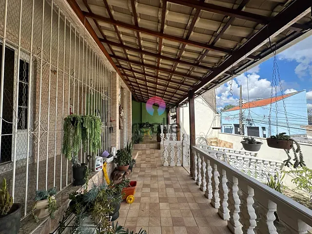 Casa com 336m² 4 quartos e 3 banheiros, à venda, no bairro Jardim São José em Belo Horizonte