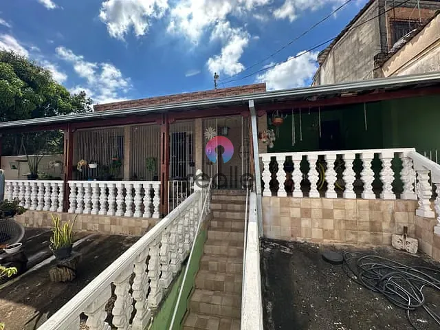 Casa com 336m² 4 quartos e 3 banheiros, à venda, no bairro Jardim São José em Belo Horizonte
