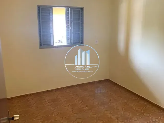 Casa com 250m² 3 quartos e 1 banheiro, à venda, no bairro Jardim Paraíso em Pouso Alegre