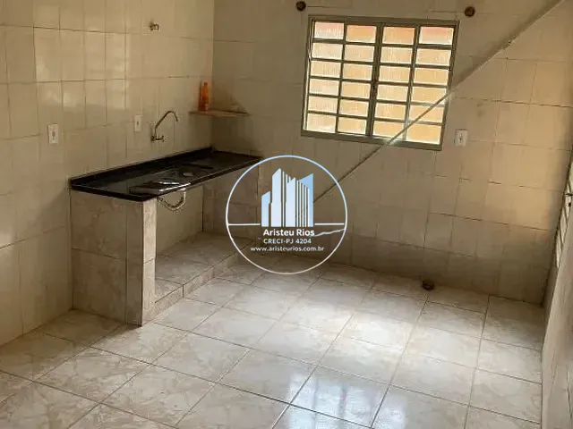 Casa com 250m² 3 quartos e 1 banheiro, à venda, no bairro Jardim Paraíso em Pouso Alegre