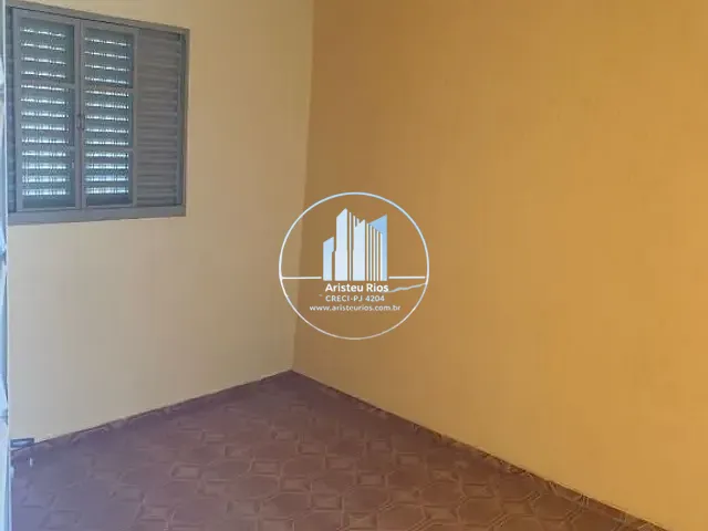 Casa com 250m² 3 quartos e 1 banheiro, à venda, no bairro Jardim Paraíso em Pouso Alegre