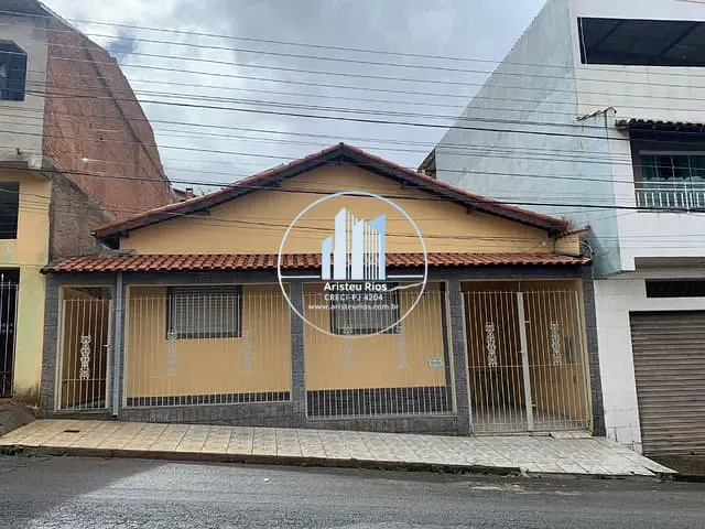 Casa com 250m² 3 quartos e 1 banheiro, à venda, no bairro Jardim Paraíso em Pouso Alegre