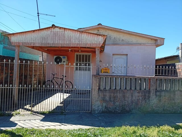 Casa 2 quartos e 1 banheiro, à venda, no bairro Teodósio em Capão do Leão
