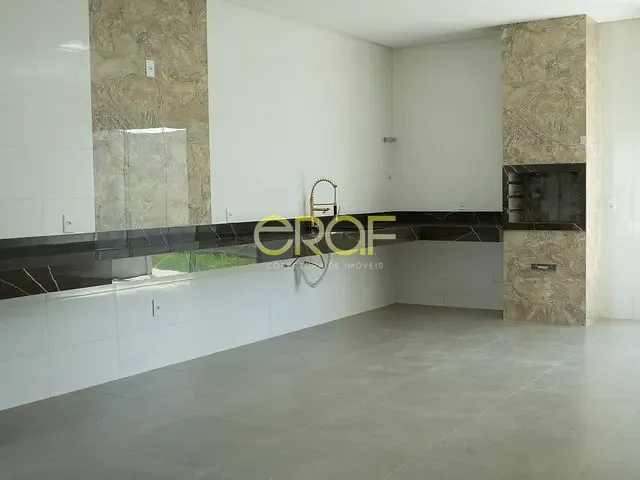 Casa com 300m² 3 quartos e 3 banheiros, à venda, no bairro Jardim Ipê em Formosa