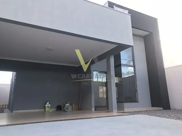 Casa com 200m², à venda, no bairro Loteamento Residencial Verona em Anápolis