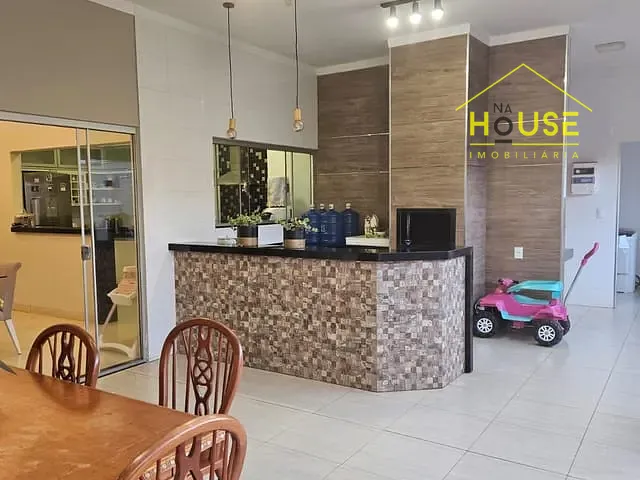 Casa com 301m² 3 quartos e 2 banheiros, à venda, no bairro Jardim Marim em Votuporanga