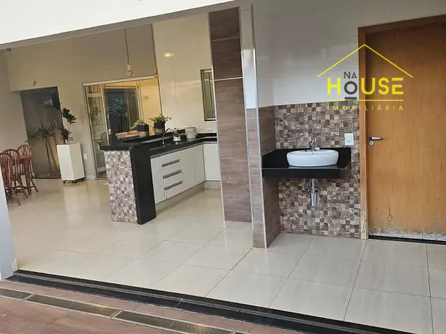 Casa com 301m² 3 quartos e 2 banheiros, à venda, no bairro Jardim Marim em Votuporanga