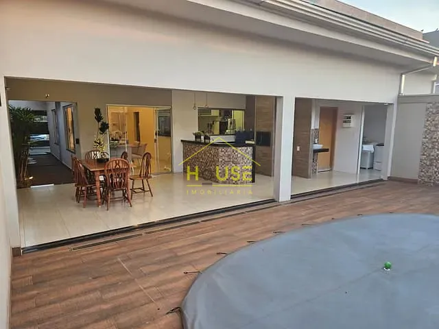 Casa com 301m² 3 quartos e 2 banheiros, à venda, no bairro Jardim Marim em Votuporanga