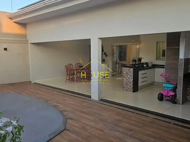 Casa com 301m² 3 quartos e 2 banheiros, à venda, no bairro Jardim Marim em Votuporanga