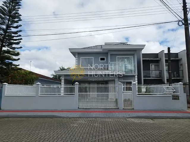 Casa com 152m² 3 quartos e 4 banheiros, à venda, no bairro Espinheiros em Joinville