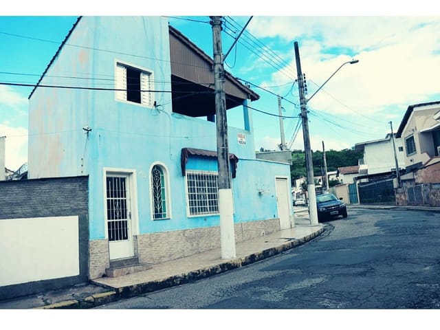 Casa 2 quartos e 2 banheiros, à venda, no bairro São Benedito em Guaratinguetá