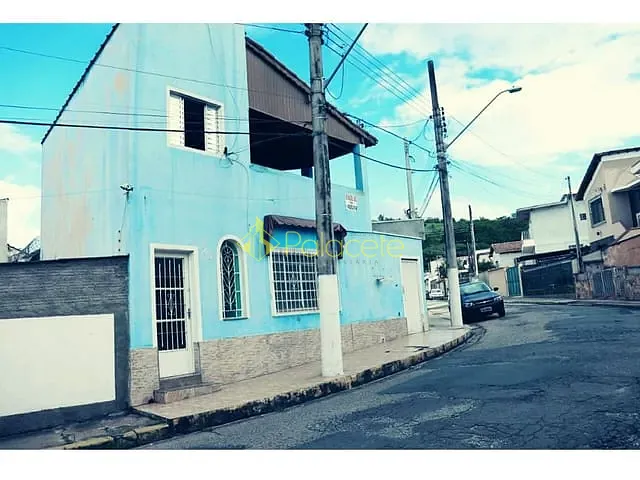 Casa 2 quartos e 2 banheiros, à venda, no bairro São Benedito em Guaratinguetá