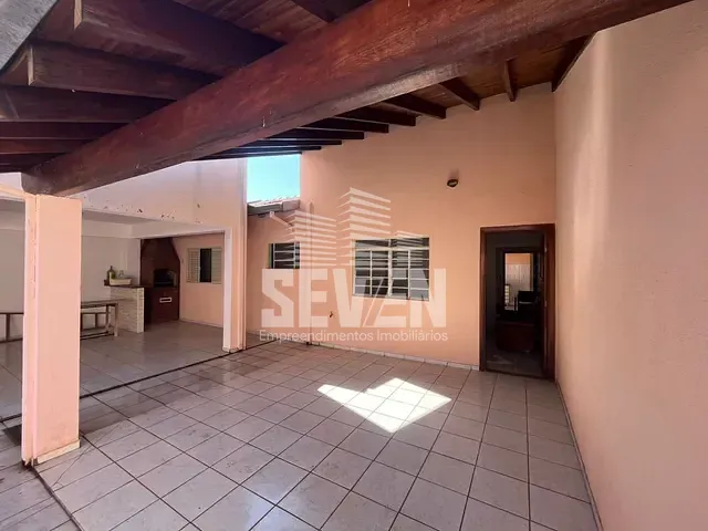 Casa com 340m² 3 quartos e 1 banheiro, à venda, no bairro Vila Cardia em Bauru