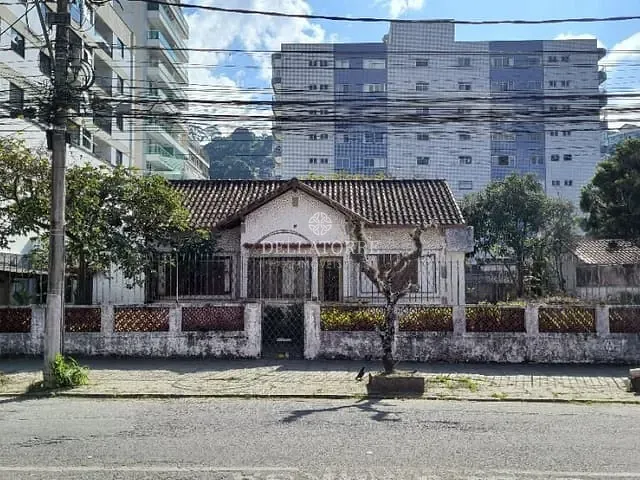 Casa com 500m² 3 quartos e 2 banheiros, à venda, no bairro Agriões em Teresópolis