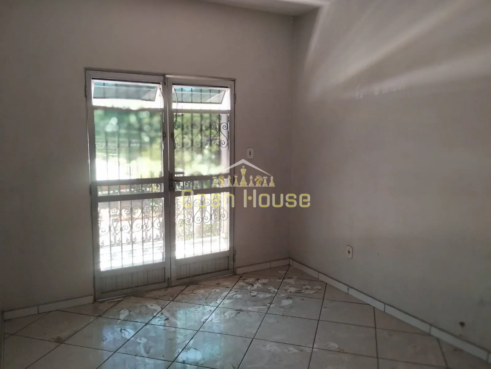 Casa, 9 quartos, 203 m² - Foto 1