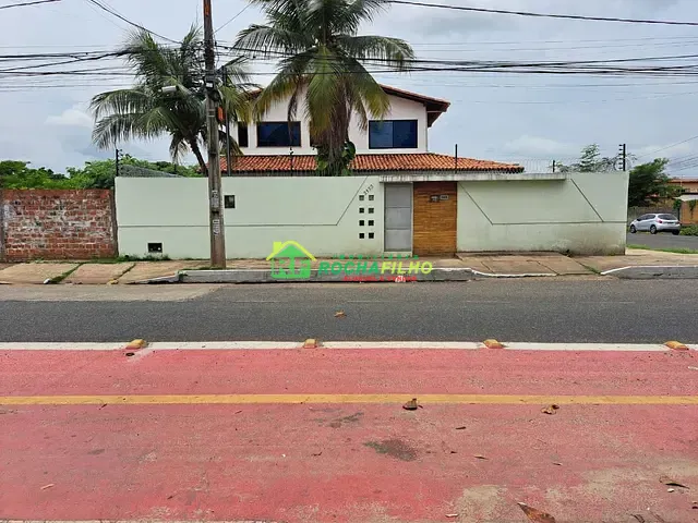 Casa com 640m² 6 quartos e 4 banheiros, à venda, no bairro Pirajá em Teresina
