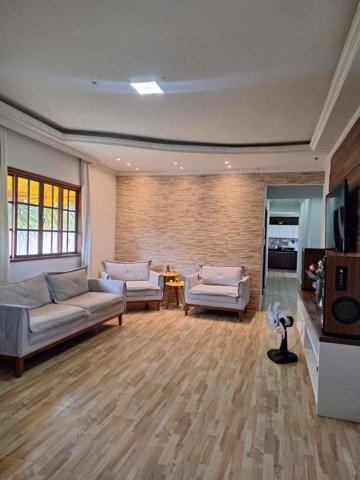 Casa com 1360m² 3 quartos e 3 banheiros, à venda, no bairro Tatagiba em São Francisco de Itabapoana
