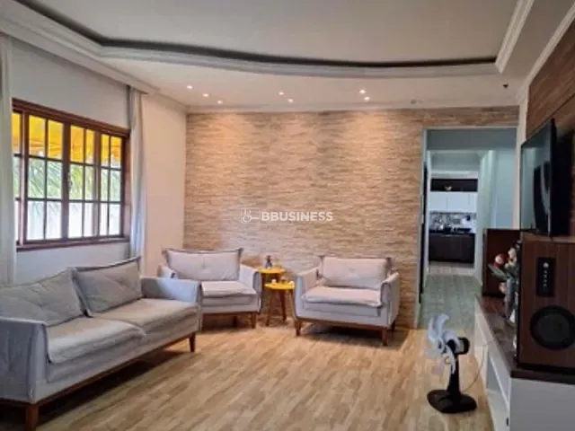 Casa com 1360m² 3 quartos e 3 banheiros, à venda, no bairro Tatagiba em São Francisco de Itabapoana
