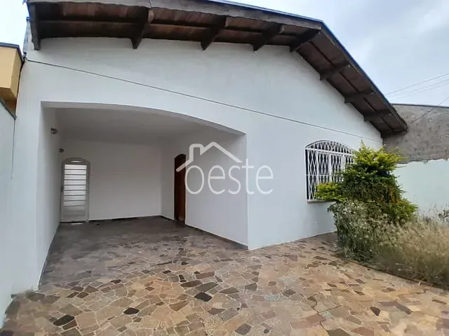 Casa com 250m² 2 quartos e 1 banheiro, à venda, no bairro Jardim São Francisco em Santa Bárbara D'Oeste