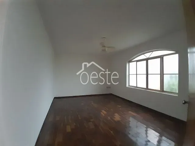 Casa com 250m² 2 quartos e 1 banheiro, à venda, no bairro Jardim São Francisco em Santa Bárbara D'Oeste