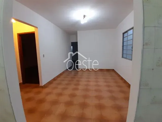 Casa com 250m² 2 quartos e 1 banheiro, à venda, no bairro Jardim São Francisco em Santa Bárbara D'Oeste
