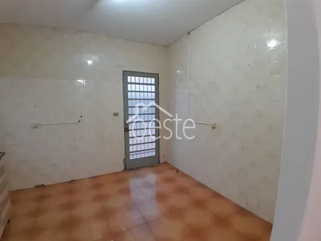 Casa com 250m² 2 quartos e 1 banheiro, à venda, no bairro Jardim São Francisco em Santa Bárbara D'Oeste