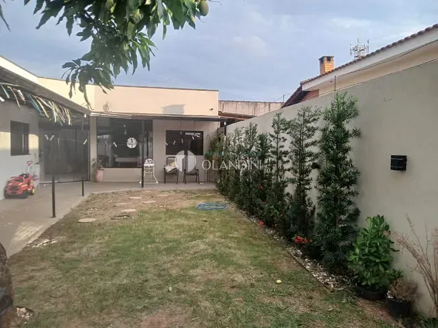 Casa com 348m² 3 quartos e 2 banheiros, à venda, no bairro Jardim Cosmopolitano em Cosmópolis