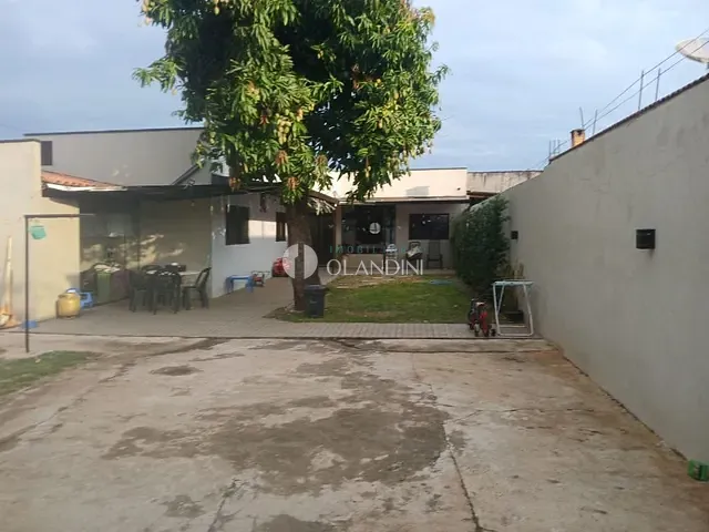 Casa com 348m² 3 quartos e 2 banheiros, à venda, no bairro Jardim Cosmopolitano em Cosmópolis