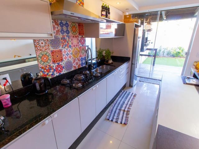 Casa com 150m² 3 quartos e 4 banheiros, à venda, no bairro Laranjal em Pelotas