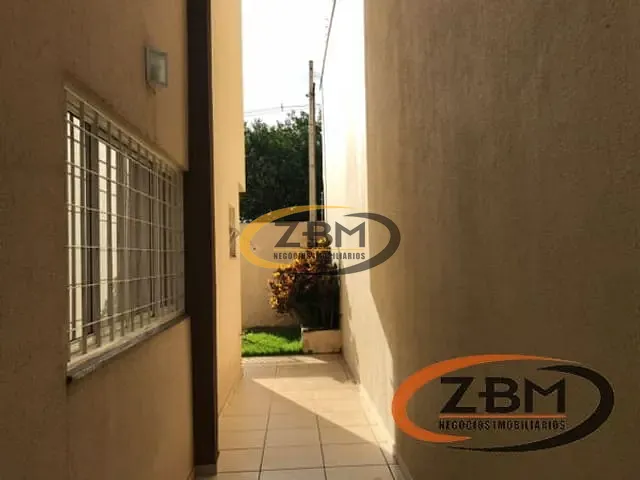 Casa com 200m² 3 quartos e 3 banheiros, para alugar, no bairro Califórnia em Londrina