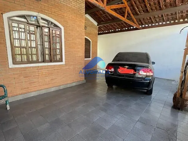 Casa com 222m² 3 quartos e 1 banheiro, à venda, no bairro Monte Castelo em São José dos Campos