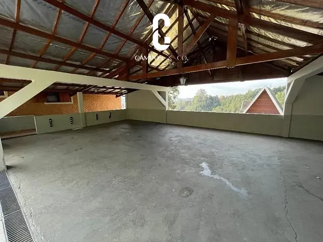 Casa com 1550m² 5 quartos e 5 banheiros, à venda, no bairro Alto do Capivari em Campos Do Jordão