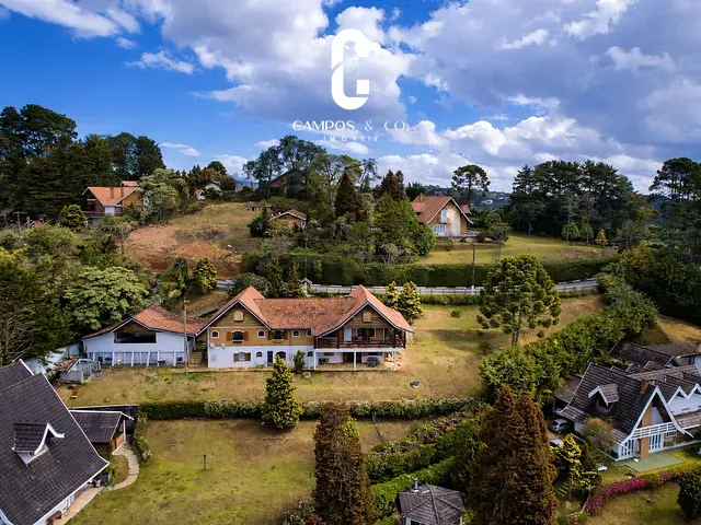 Casa com 1550m² 5 quartos e 5 banheiros, à venda, no bairro Alto do Capivari em Campos Do Jordão