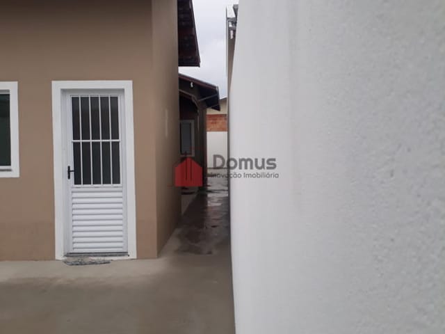 Casa com 125m², à venda, no bairro Conjunto Habitacional Terra dos Ipês I (Sul) em Pindamonhangaba
